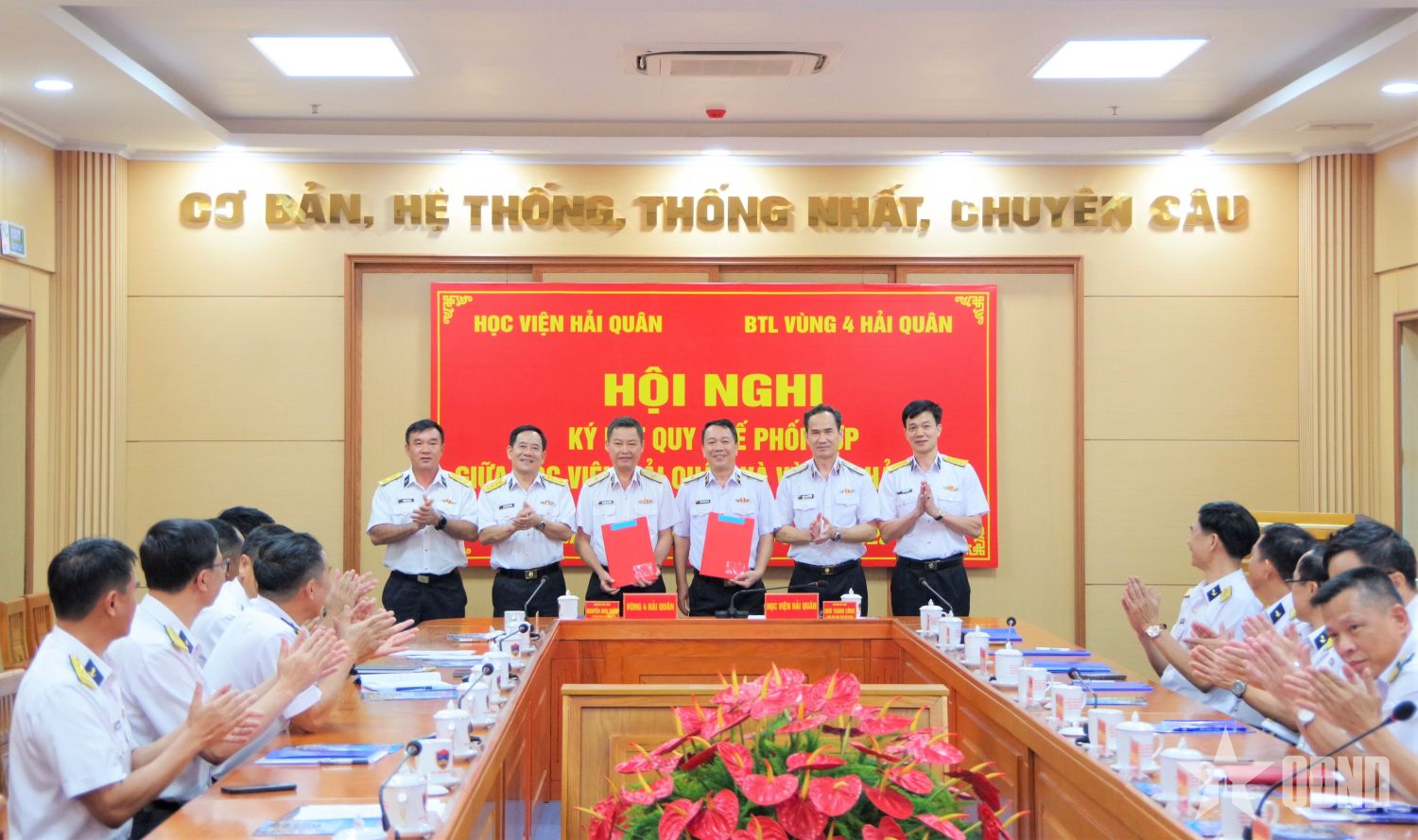 Nâng cao chất lượng huấn luyện, đào tạo và nghiên cứu khoa học Hải quân